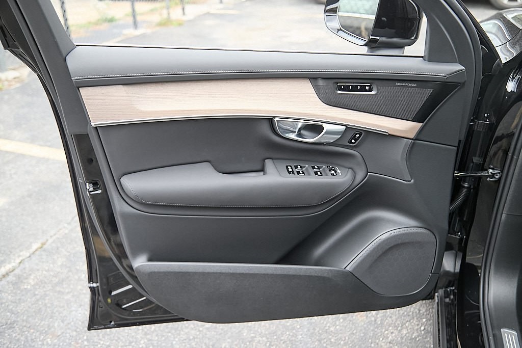 2026 VOLVO XC90 - Image 9