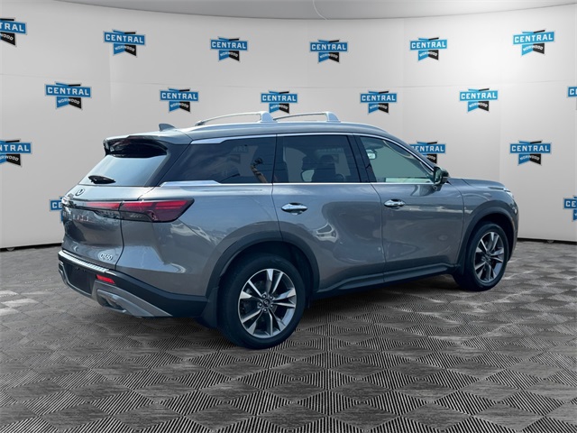 2022 Infiniti QX60 Luxe photo 4