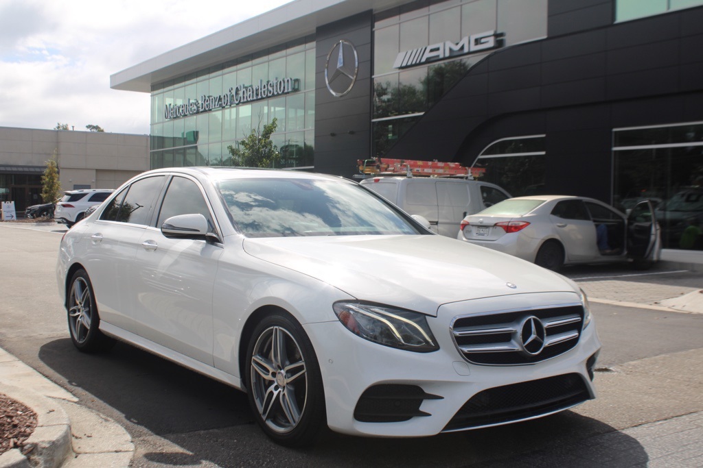 2017 Mercedes Benz E 300 4MATIC Sedan photo 3