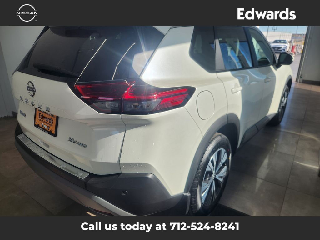 2023 Nissan Rogue SV photo 4