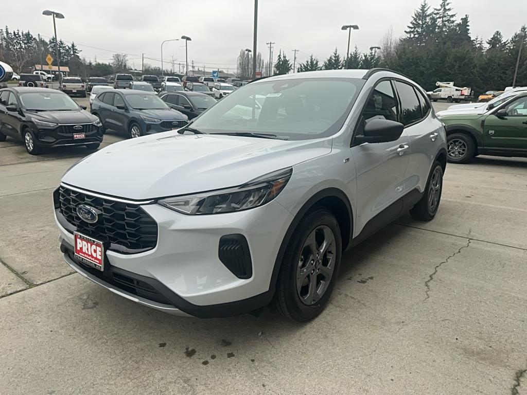 2025 Ford Escape ST-Line photo 2