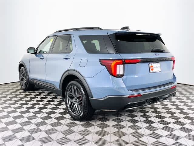 2025 Ford Explorer ST-Line photo 5