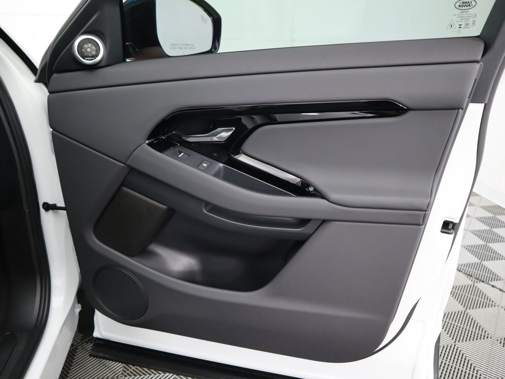 2025 Land Rover Range Rover Evoque S photo 22