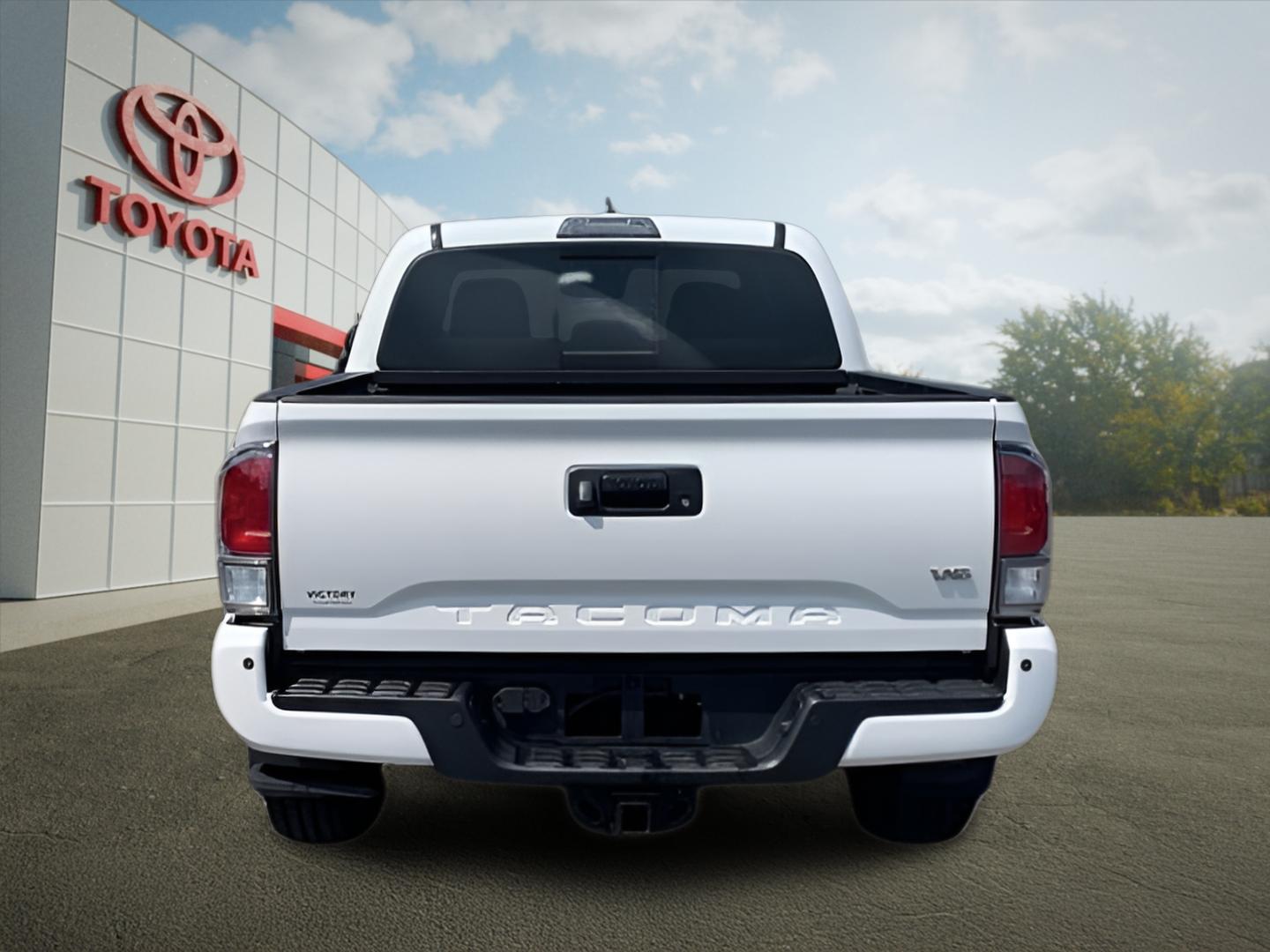 2021 Toyota Tacoma TRD Off-Road photo 3