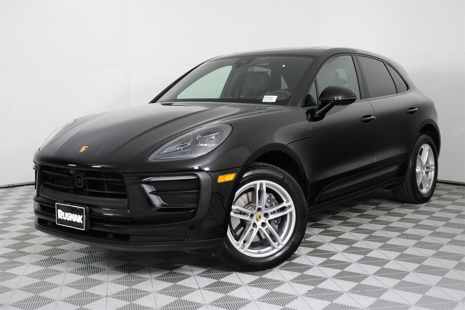 2025 Porsche Macan T