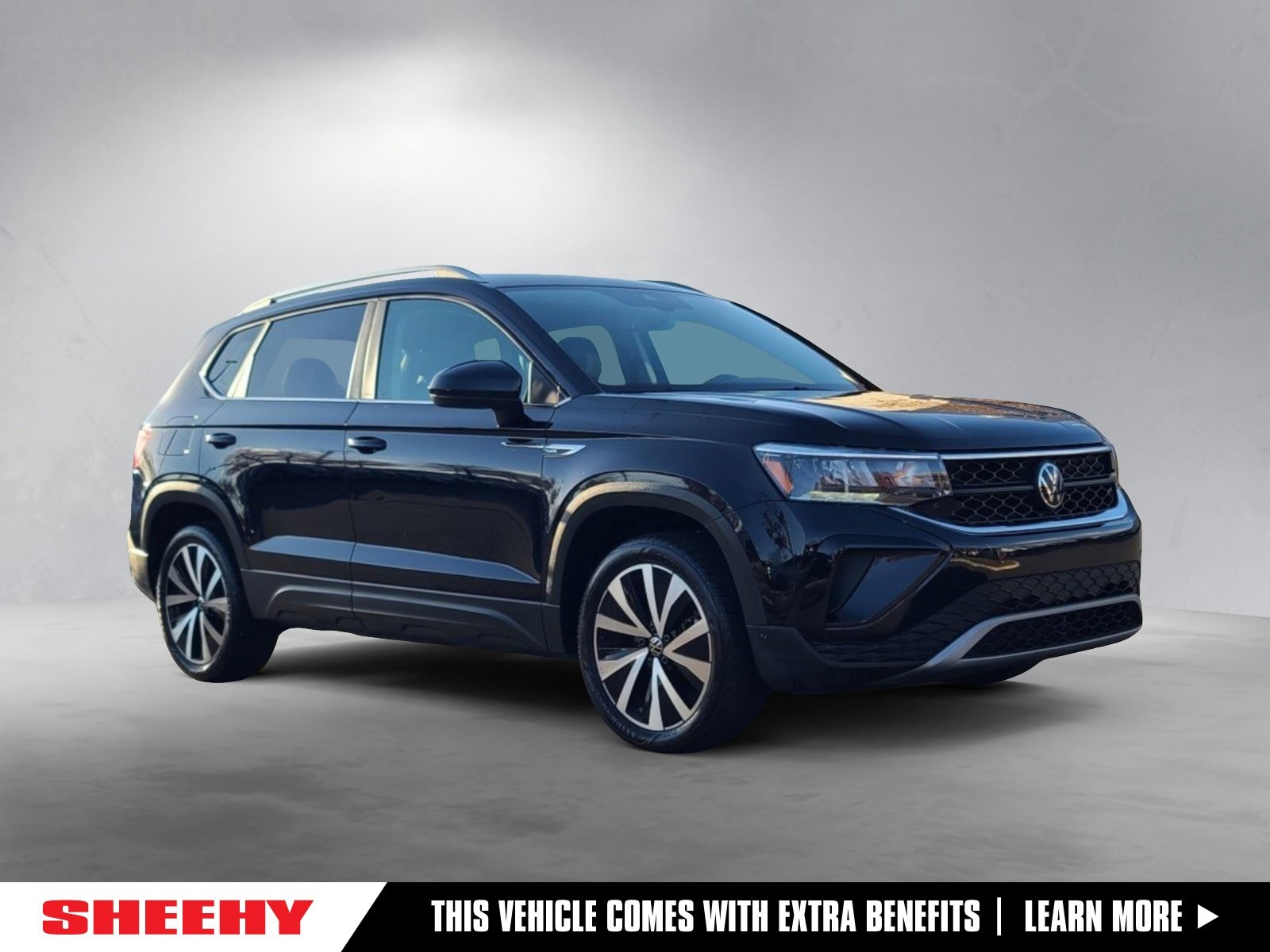 2023 Volkswagen Taos SE's photo