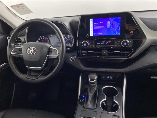 2023 Toyota Highlander XLE photo 13