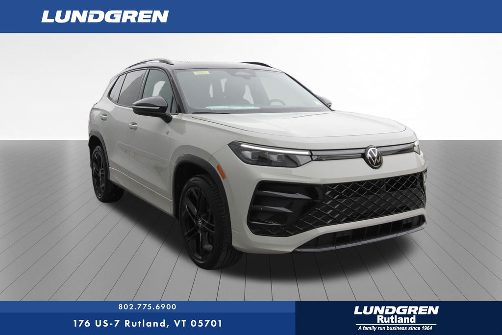 2026 Volkswagen Tiguan SE R-LINE BLACK's photo