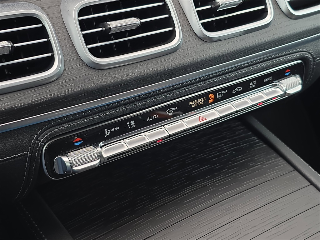 2025 Mercedes Benz GLS 450 4MATIC photo 32