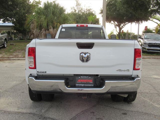 2022 Ram 3500 Tradesman photo 5