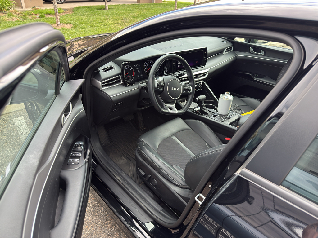 2024 Kia K5 GT-Line photo 2