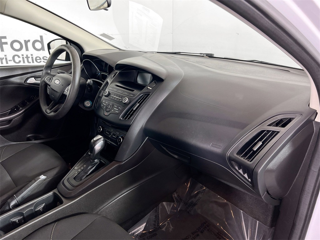 2016 Ford Focus SE photo 27