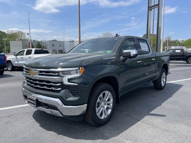 2025 Chevrolet Silverado LTZ's photo