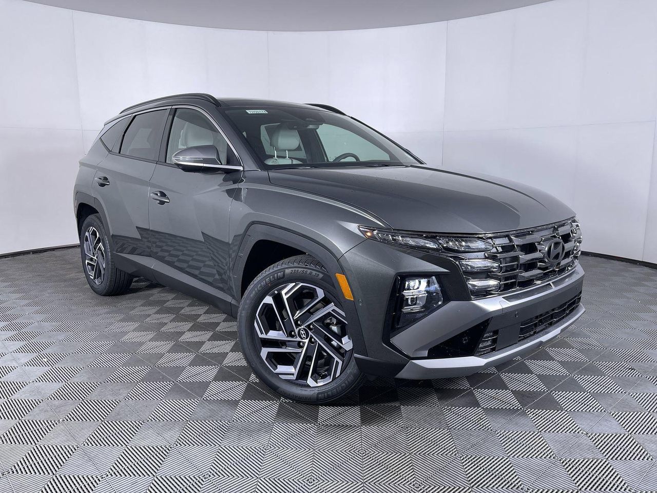 2025 Hyundai Tucson Limited photo 2