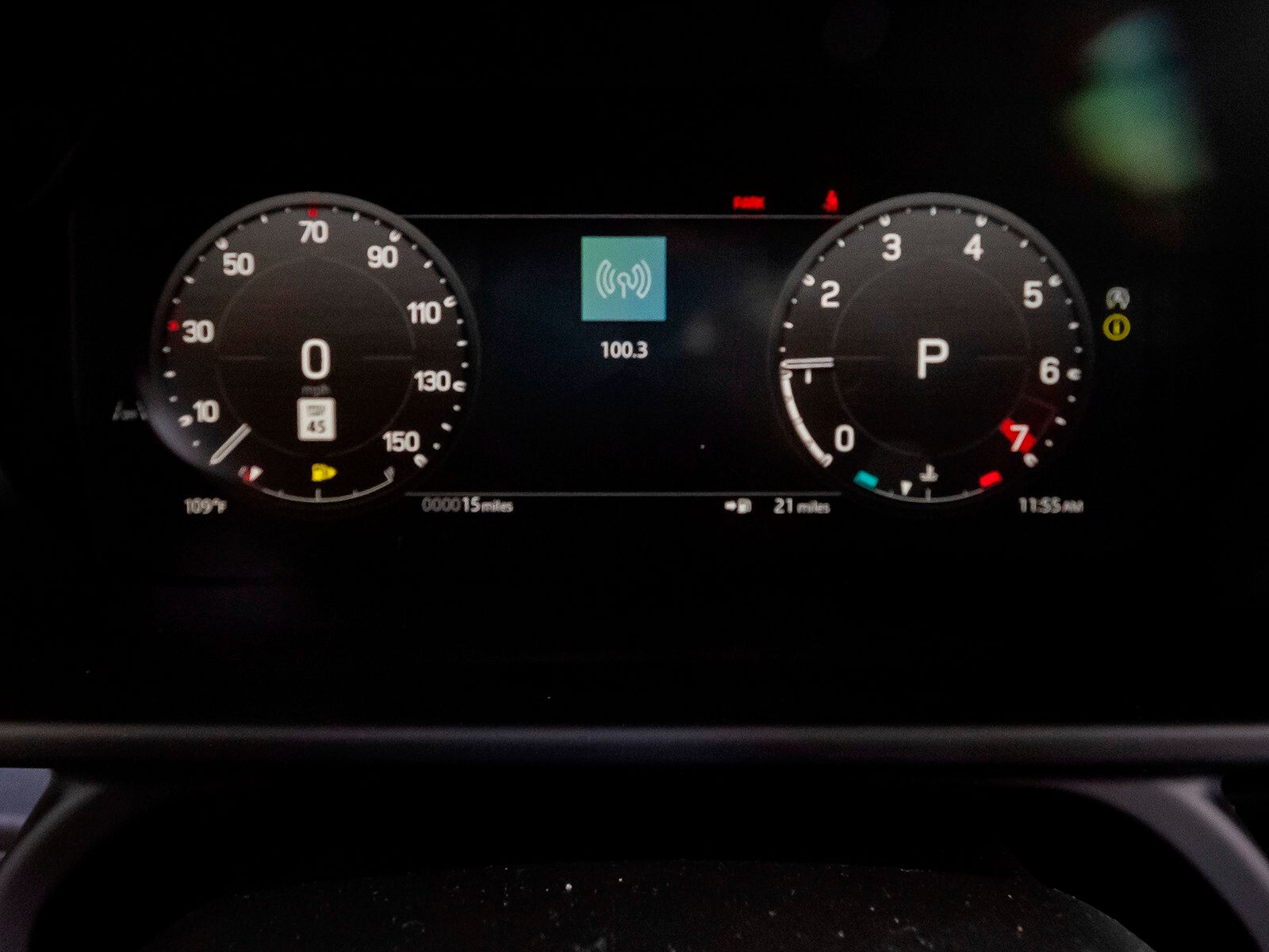 2024 Land Rover Defender 130 X-Dynamic SE photo 9