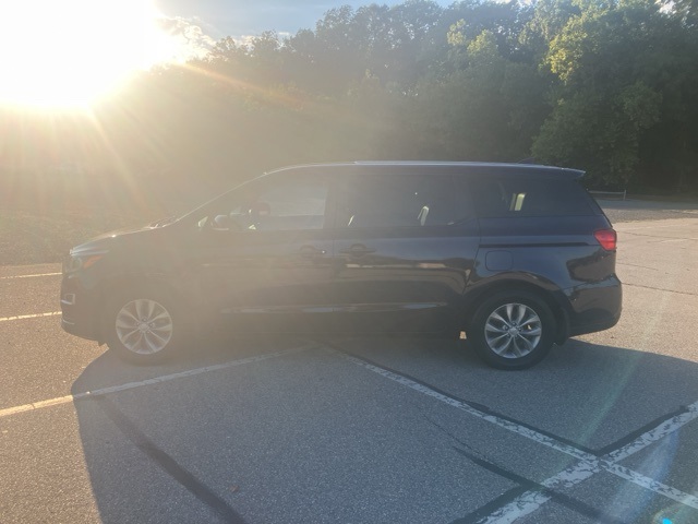 2021 Kia Sedona LX photo 8