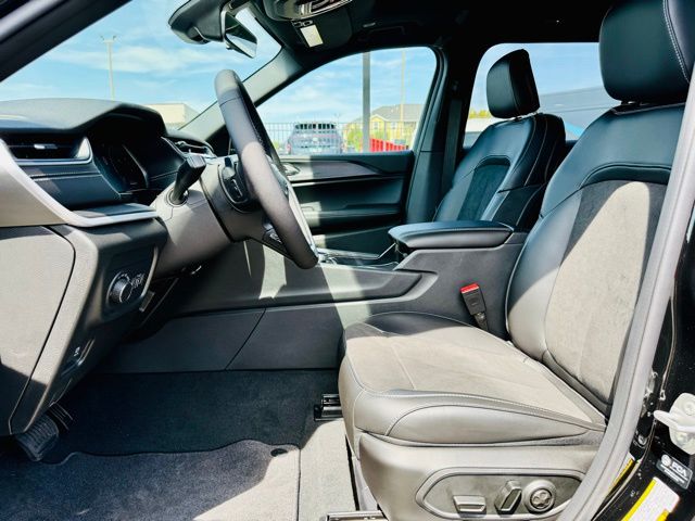 2025 Jeep Grand Cherokee Altitude X photo 6