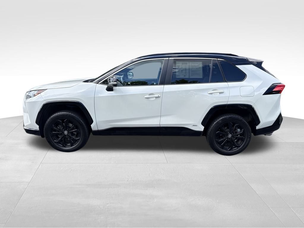 2022 Toyota RAV4 Hybrid XSE photo 2