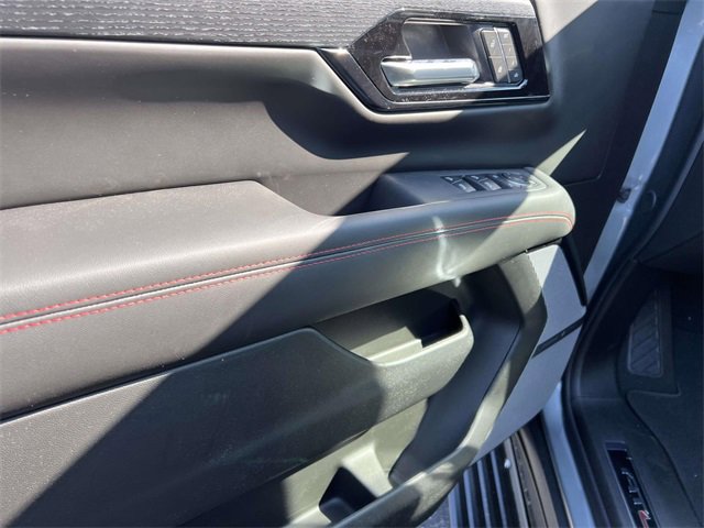 2025 Gmc Yukon AT4 Ultimate photo 13