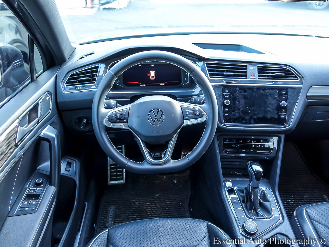 2023 VOLKSWAGEN TIGUAN - Image 3