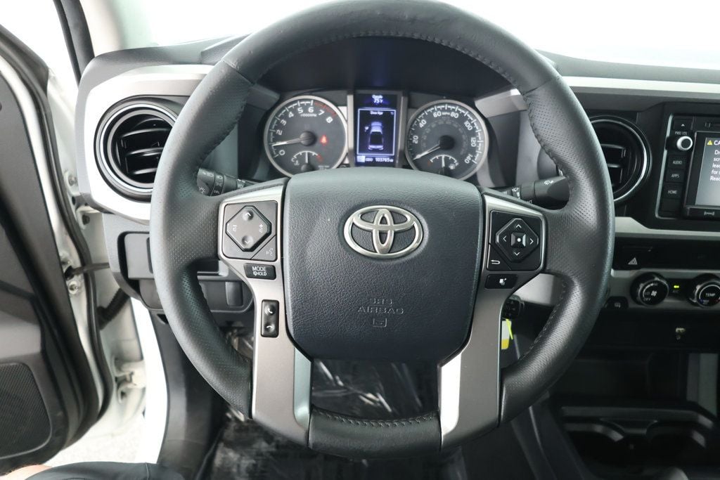 2017 Toyota Tacoma SR5 TRD Sport photo 10