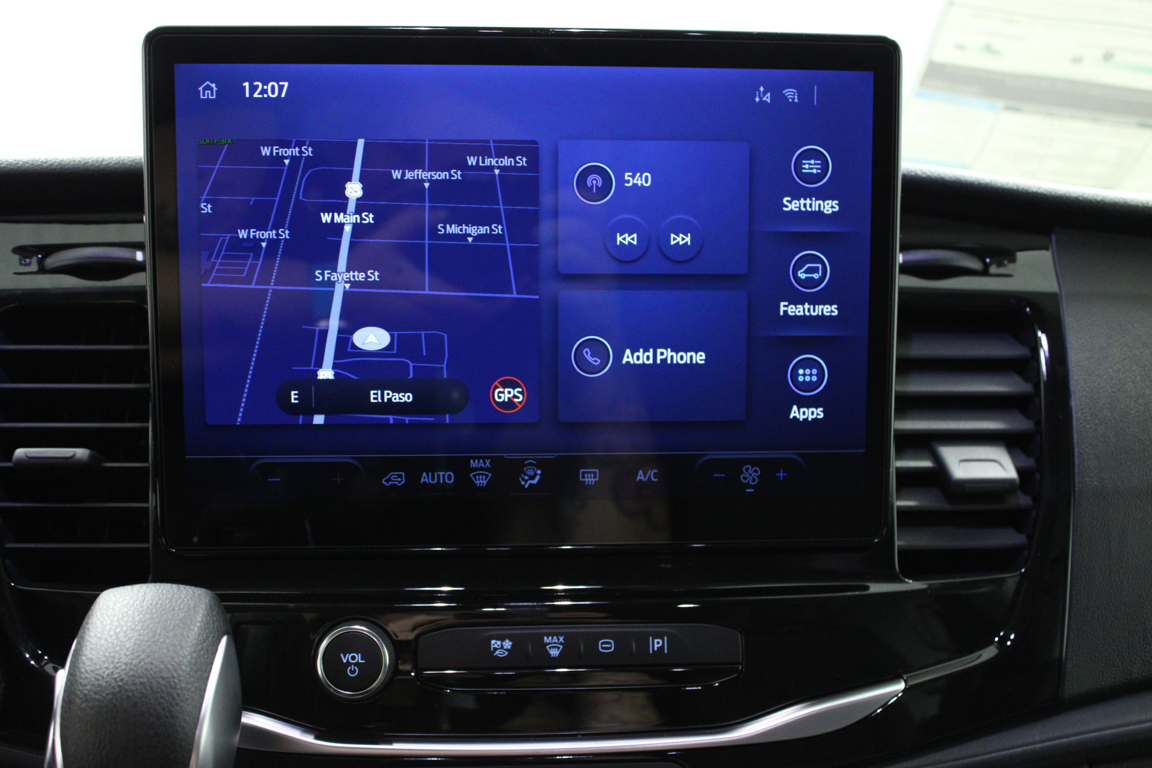 2025 Ford Transit Passenger XLT photo 15