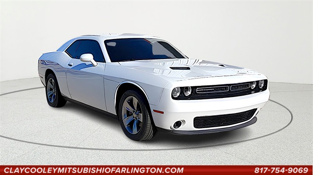 2022 Dodge Challenger SXT's photo