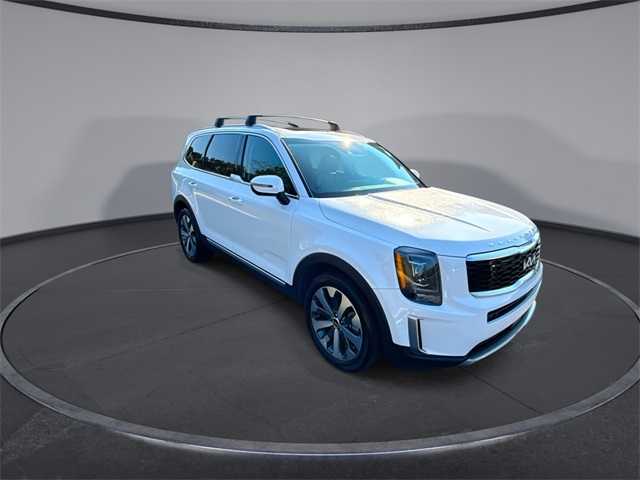 2022 Kia Telluride S photo 2