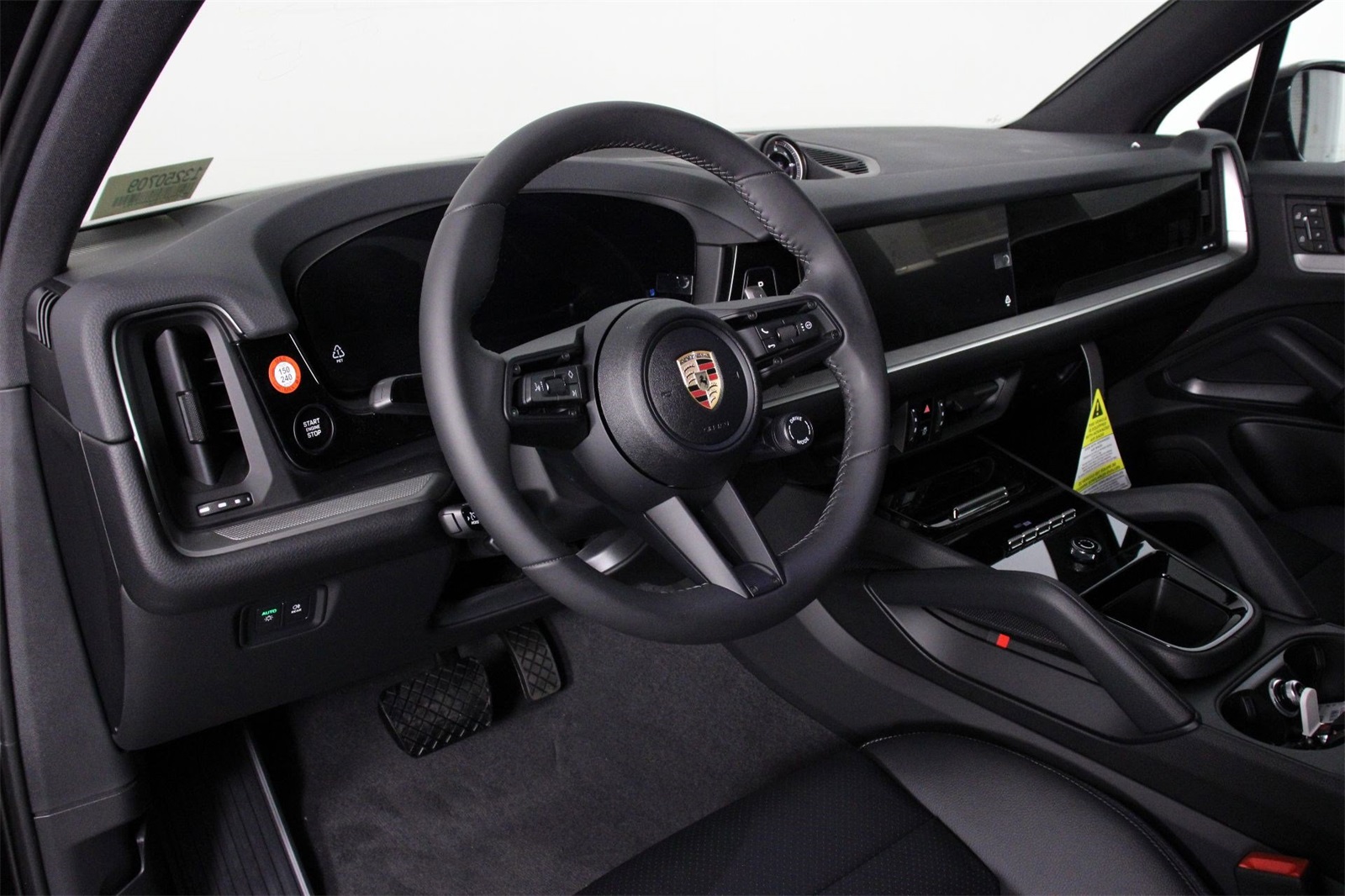 2025 Porsche Cayenne photo 4