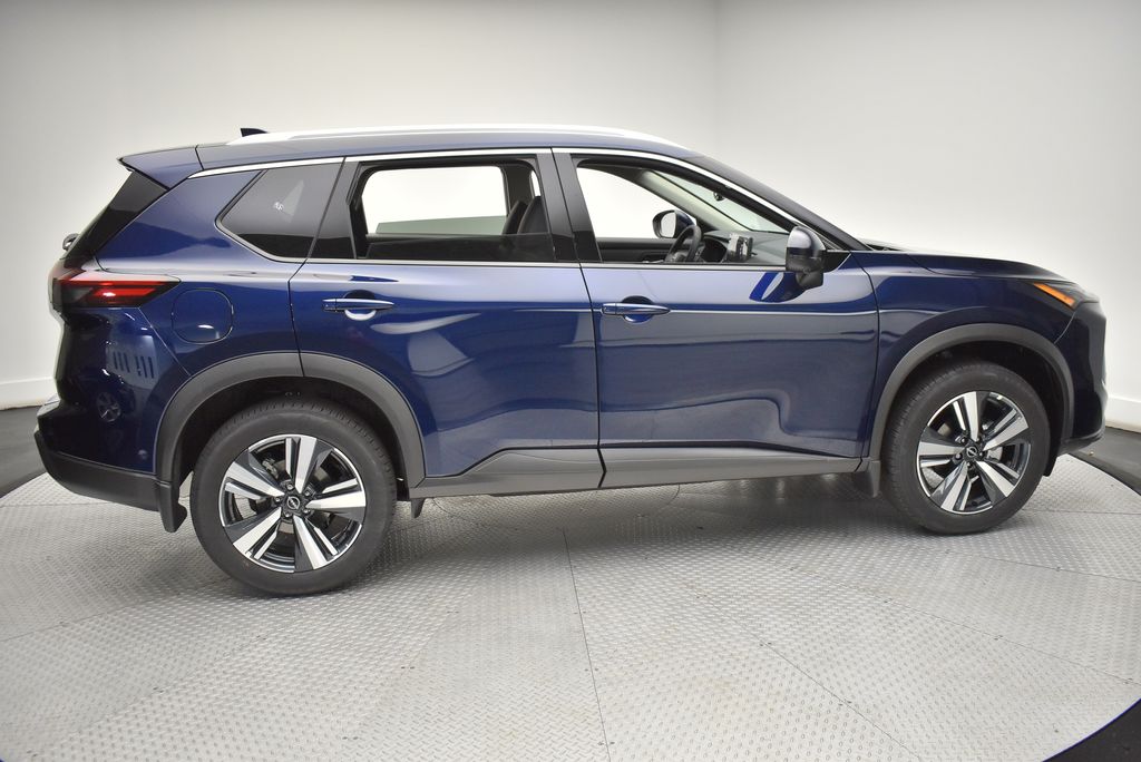 2025 Nissan Rogue SL photo 4