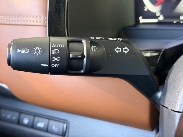 2022 Nissan Pathfinder Platinum photo 51