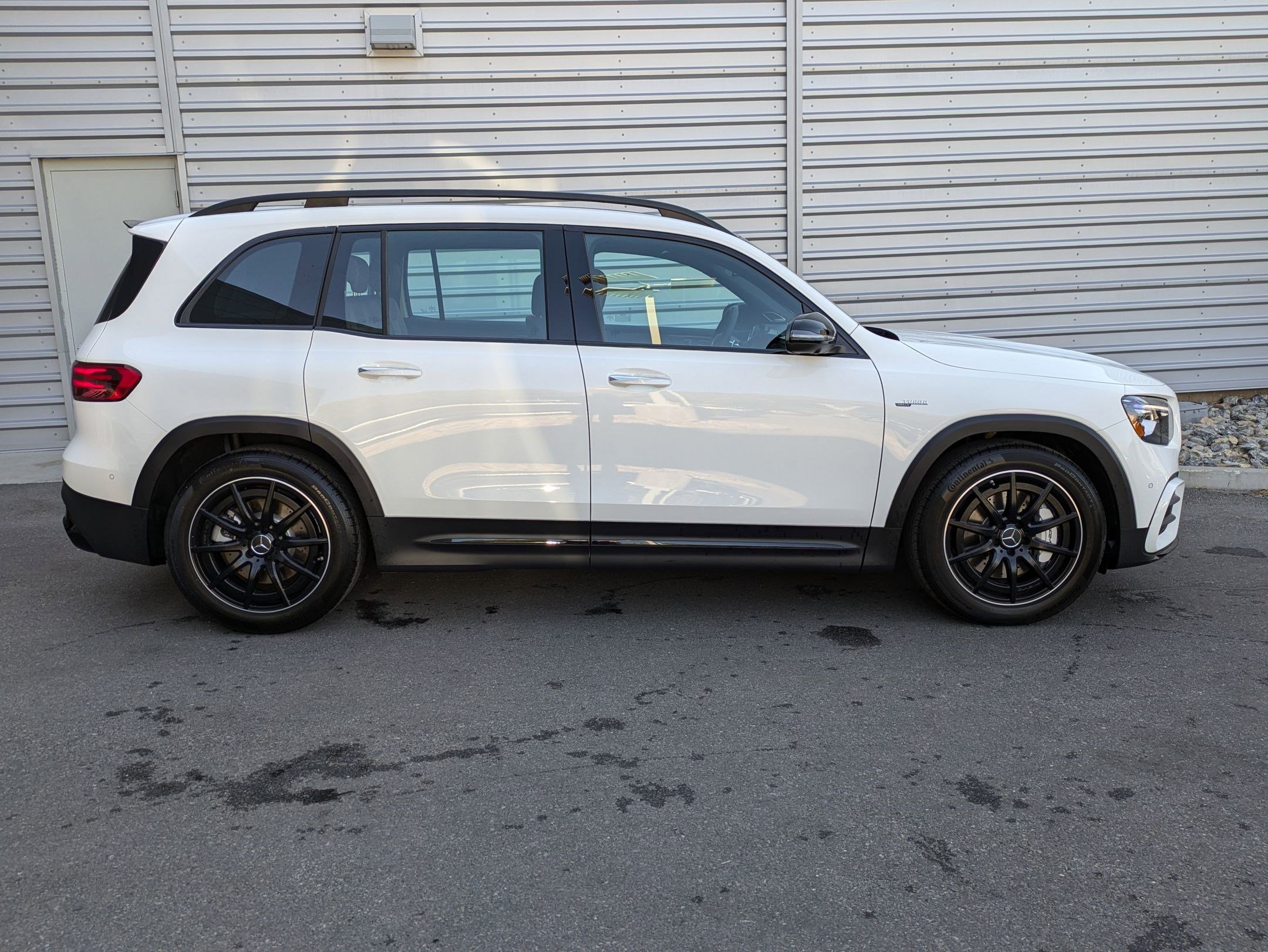 2025 Mercedes Benz GLB AMG 35 4MATIC photo 2