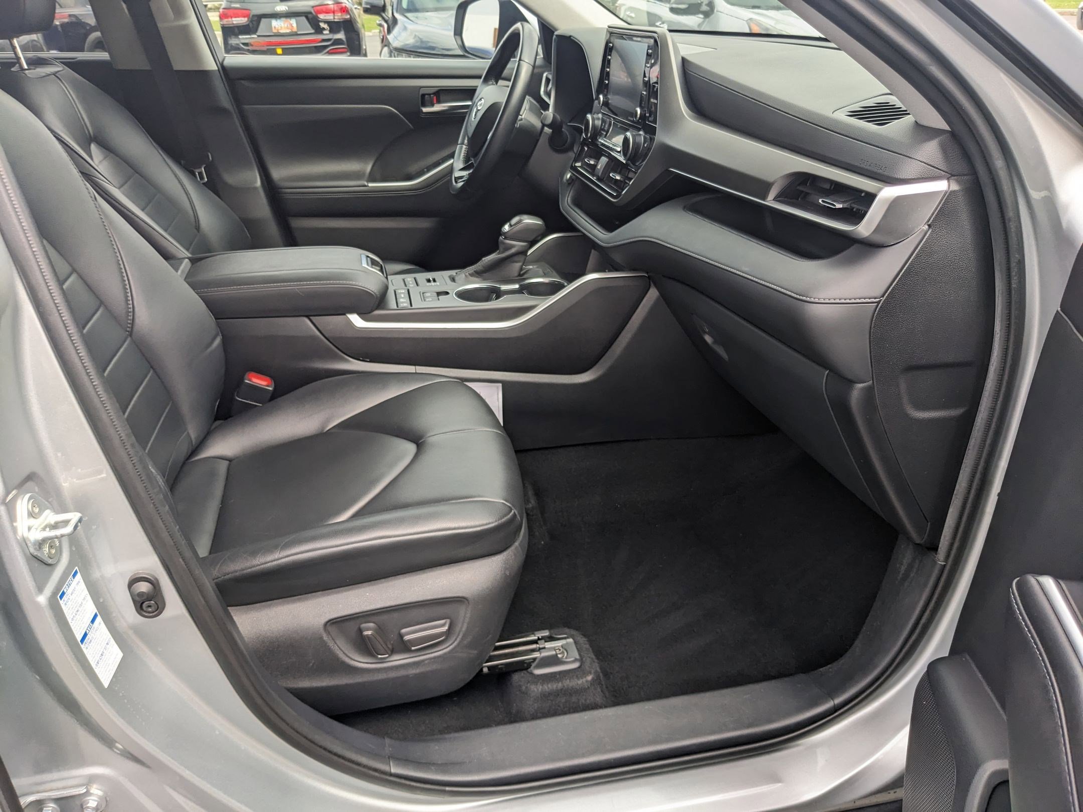 2020 Toyota Highlander XLE photo 15