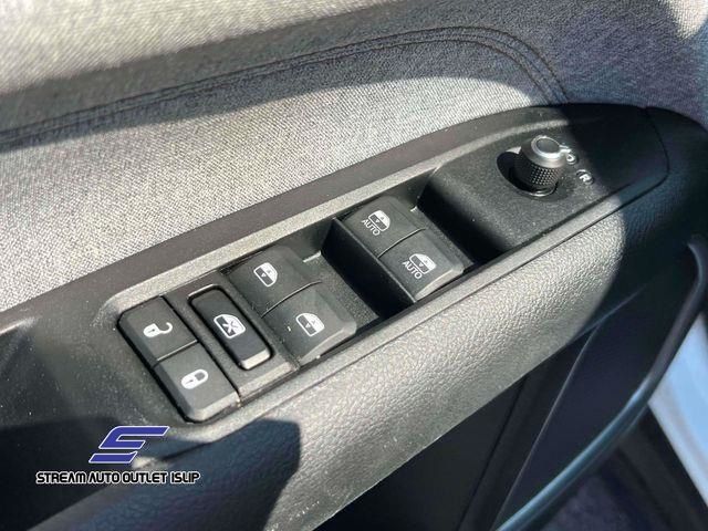 2022 Jeep Compass Latitude Lux photo 17