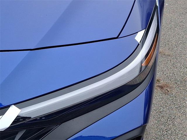 2026 Hyundai Elantra SE photo 4