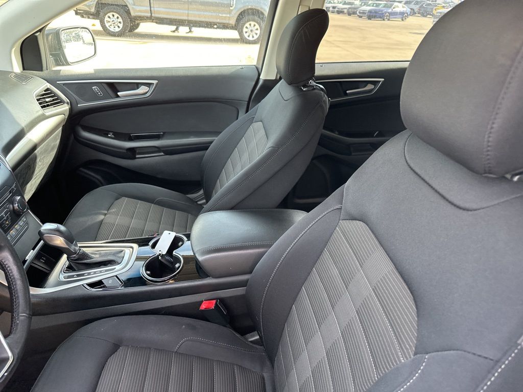 2018 Ford Edge SEL photo 2