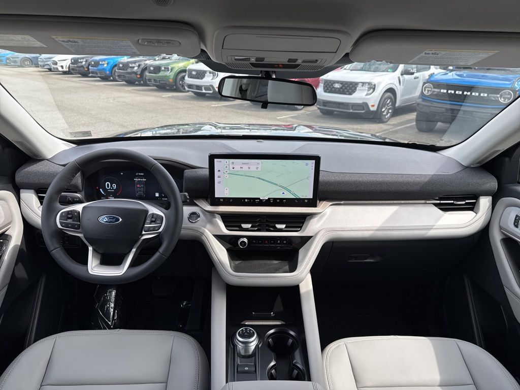 2025 Ford Explorer photo 23