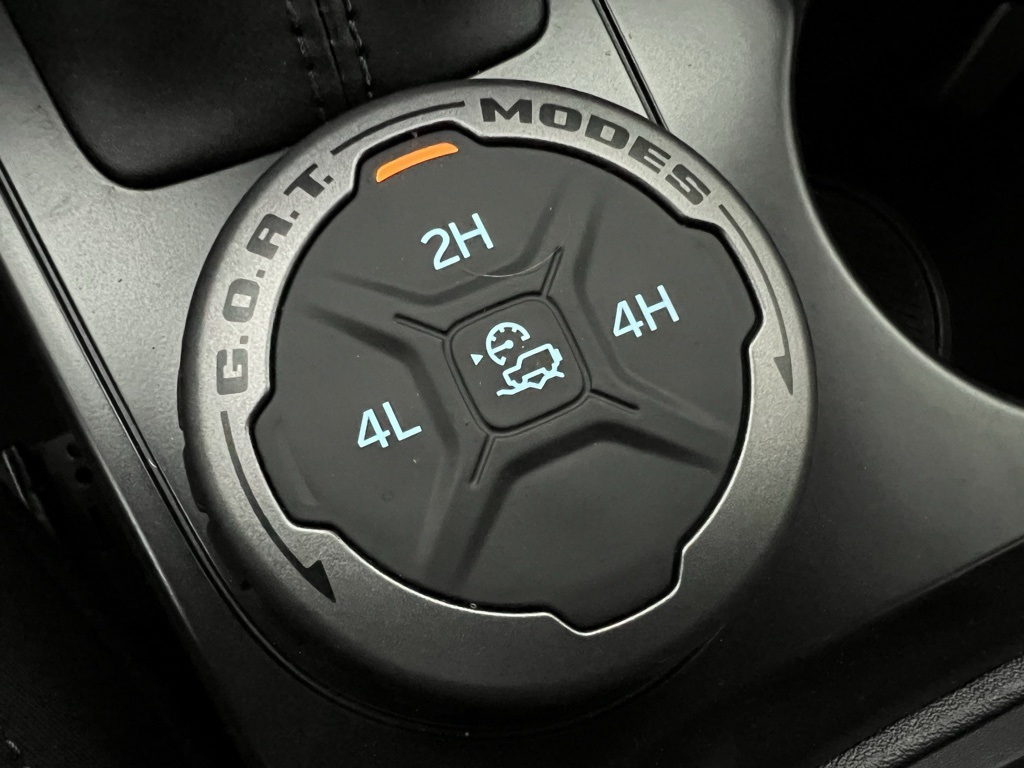 2025 Ford Bronco First Edition photo 3