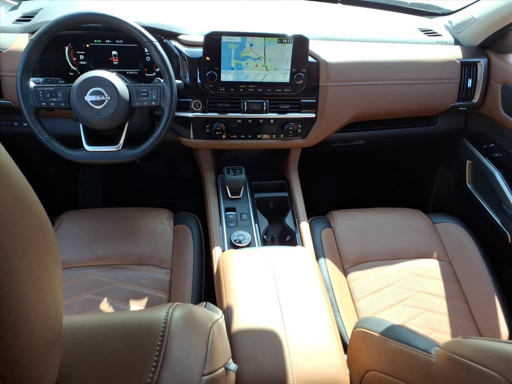 2023 Nissan Pathfinder Platinum photo 13