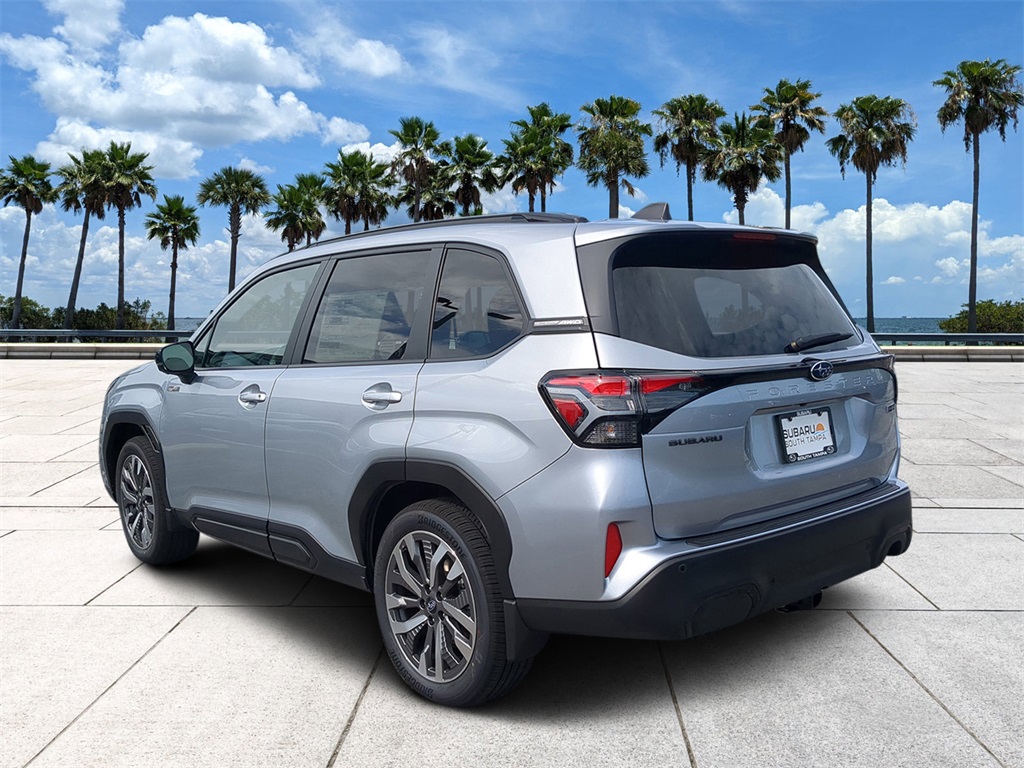 2025 Subaru Forester Touring photo 4