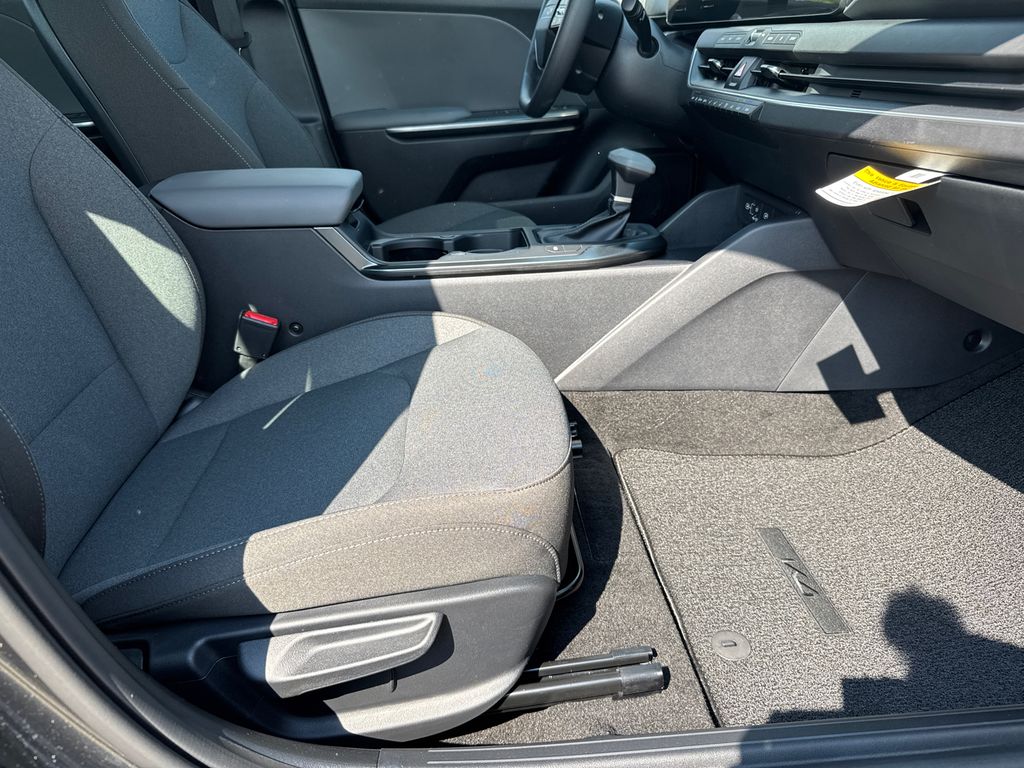 2025 Kia K4 LXS photo 13