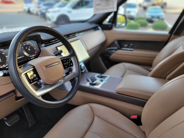 2023 Land Rover Range Rover SE photo 25