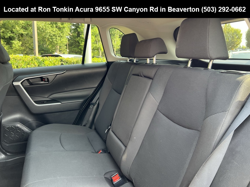 2021 Toyota RAV4 Hybrid LE photo 18