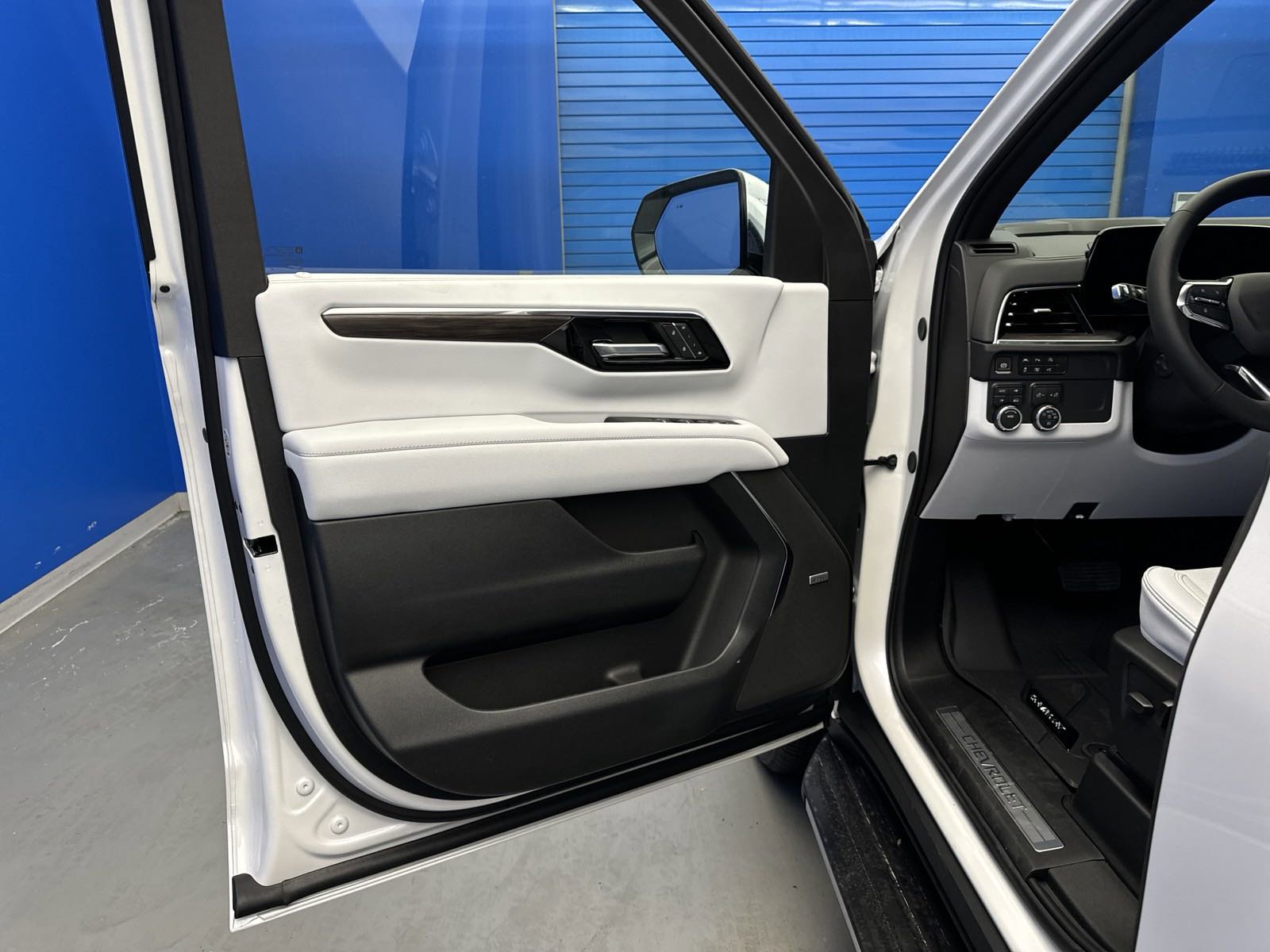 2025 Chevrolet Tahoe Premier photo 9