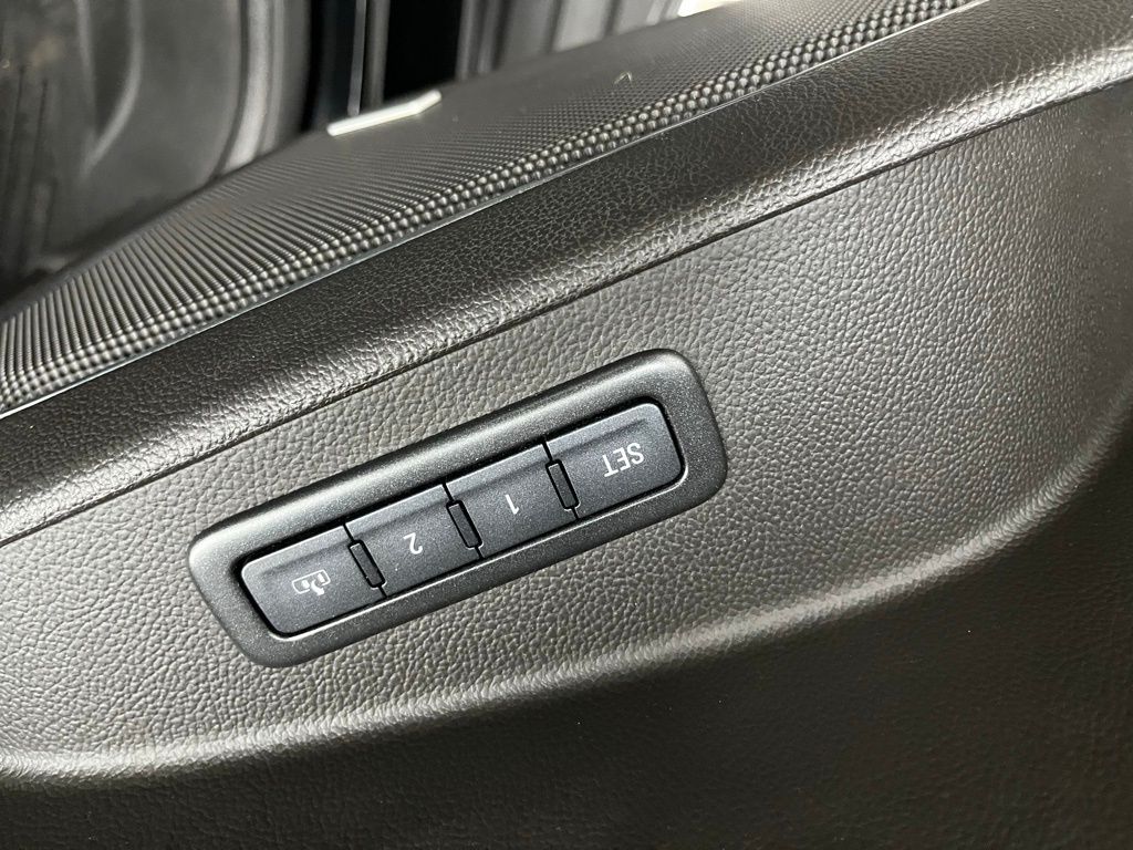2017 Gmc Yukon SLT photo 13