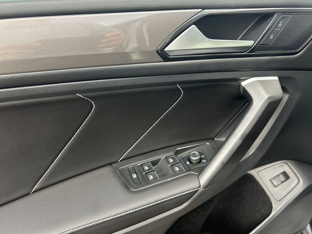 2024 Volkswagen Tiguan SE photo 12
