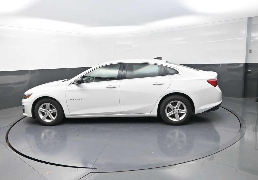 2020 Chevrolet Malibu LS photo 4