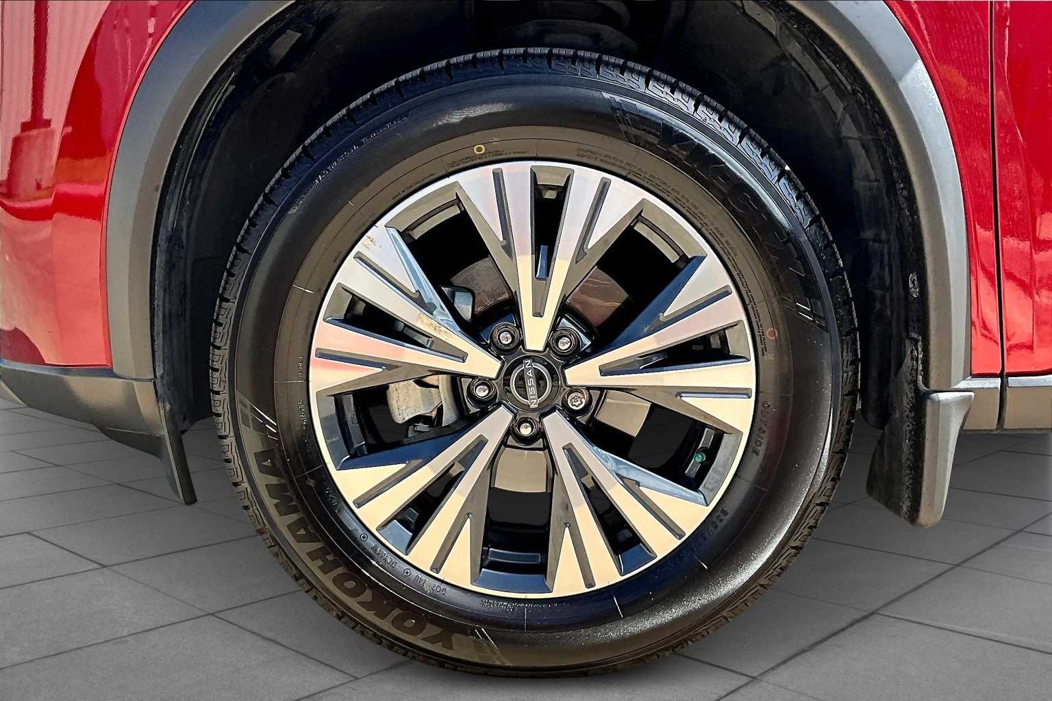 2023 Nissan Rogue SV photo 9