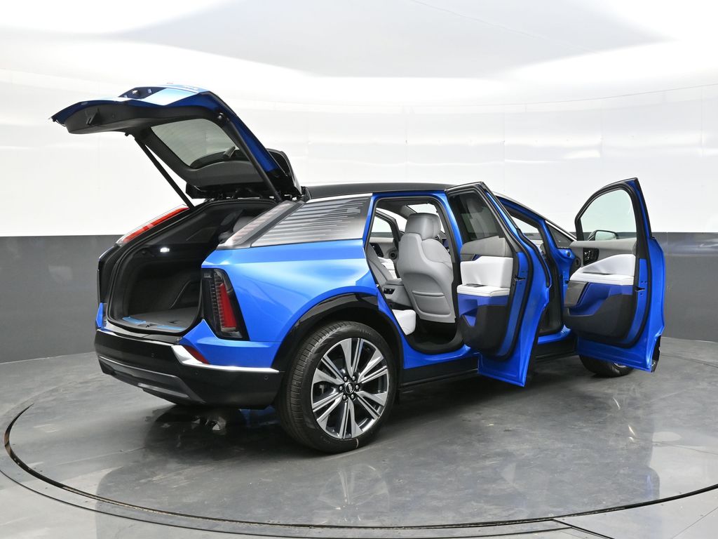 2025 Cadillac Optiq Luxury photo 29