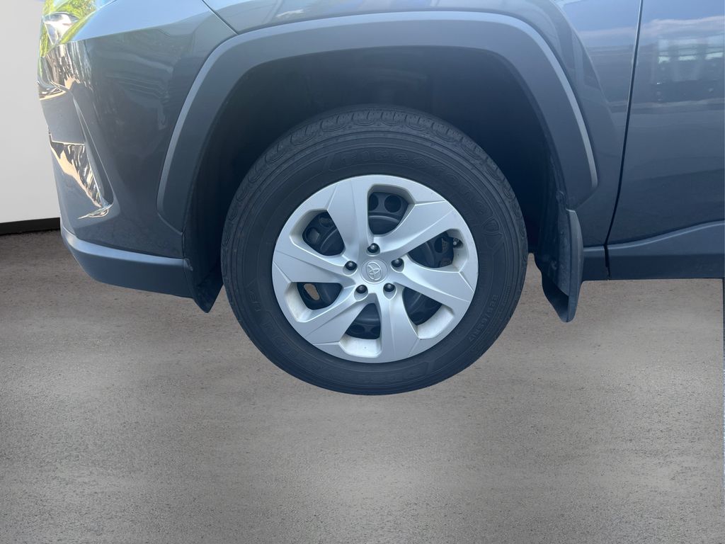 2024 Toyota RAV4 LE photo 12